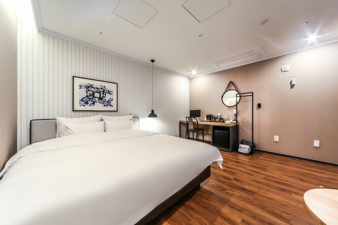 Seomyeon Brown-Dot Hotel Gold Busan Exterior photo